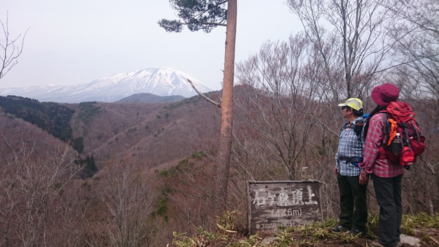 山頂から岩手山640