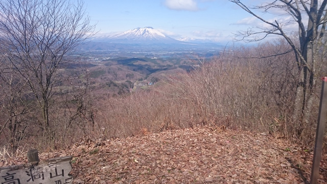 高洞山からの岩手山640