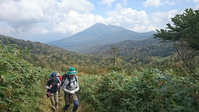 岩手山を背に640