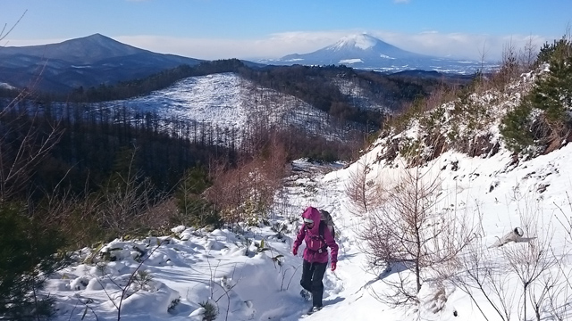 岩手山姫神を背に640