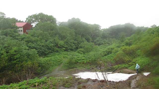 銀名水避難小屋360