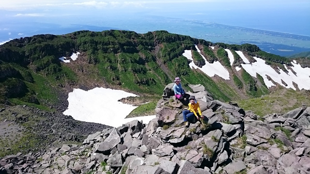 新山岩場で640
