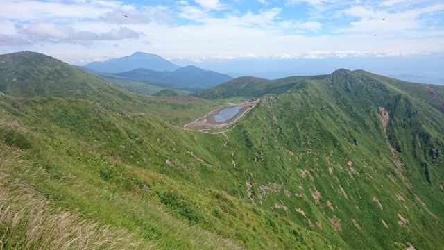 阿弥陀池と岩手山640