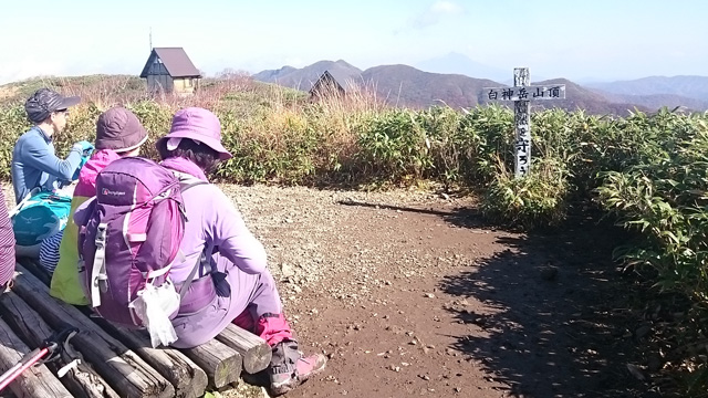 白神岳頂上で640