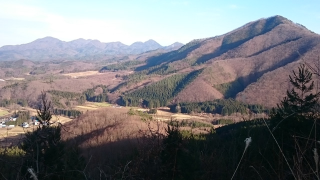 志波三山と女助山640