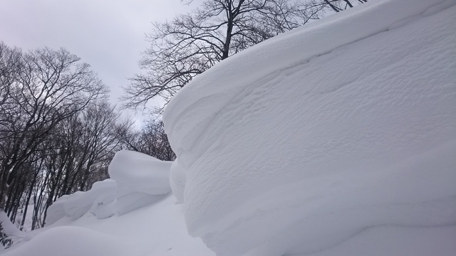 雪庇崩壊跡640