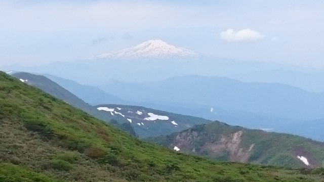 栗駒からの鳥海山640