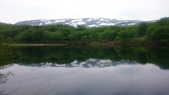 中沼に映る焼石連峰640