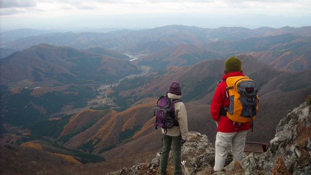 晩秋の鶏頭山から640 (2)