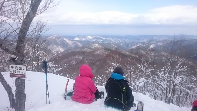 0214山頂で三陸を眺め640