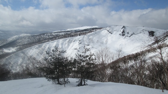 180316鎌倉森から三ッ石山640