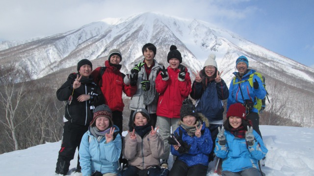 0222鞍掛山岩手山を背に640