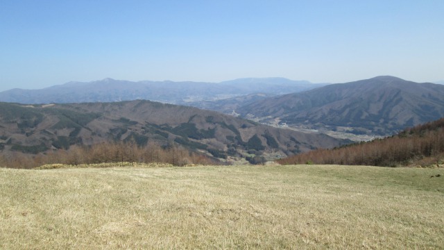 0419石上草原から下界に遠野640