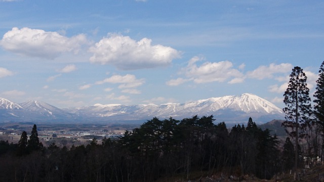 宰郷山斜面からの眺め　岩手山640