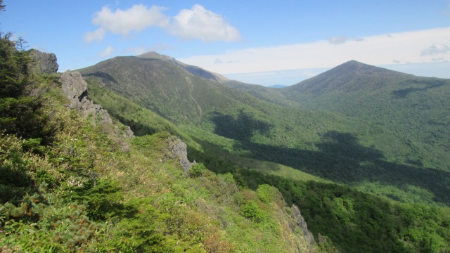 早池峰山と薬師岳のツーショット640