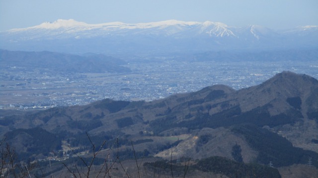 秋田駒から笊森山への稜線「640