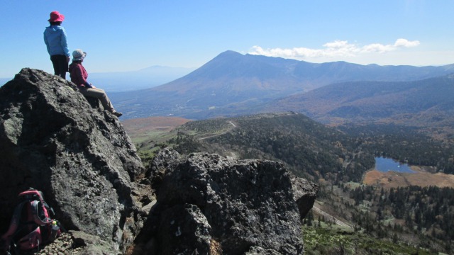 640茶臼岳から岩手山を望む