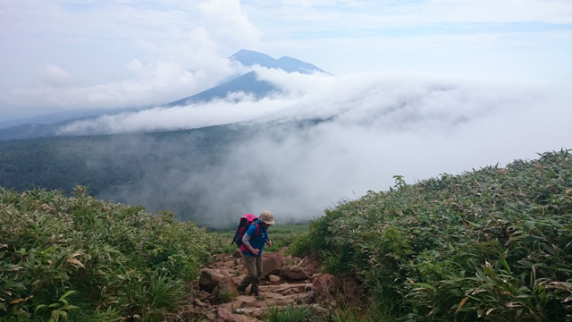 岩手山を背に640